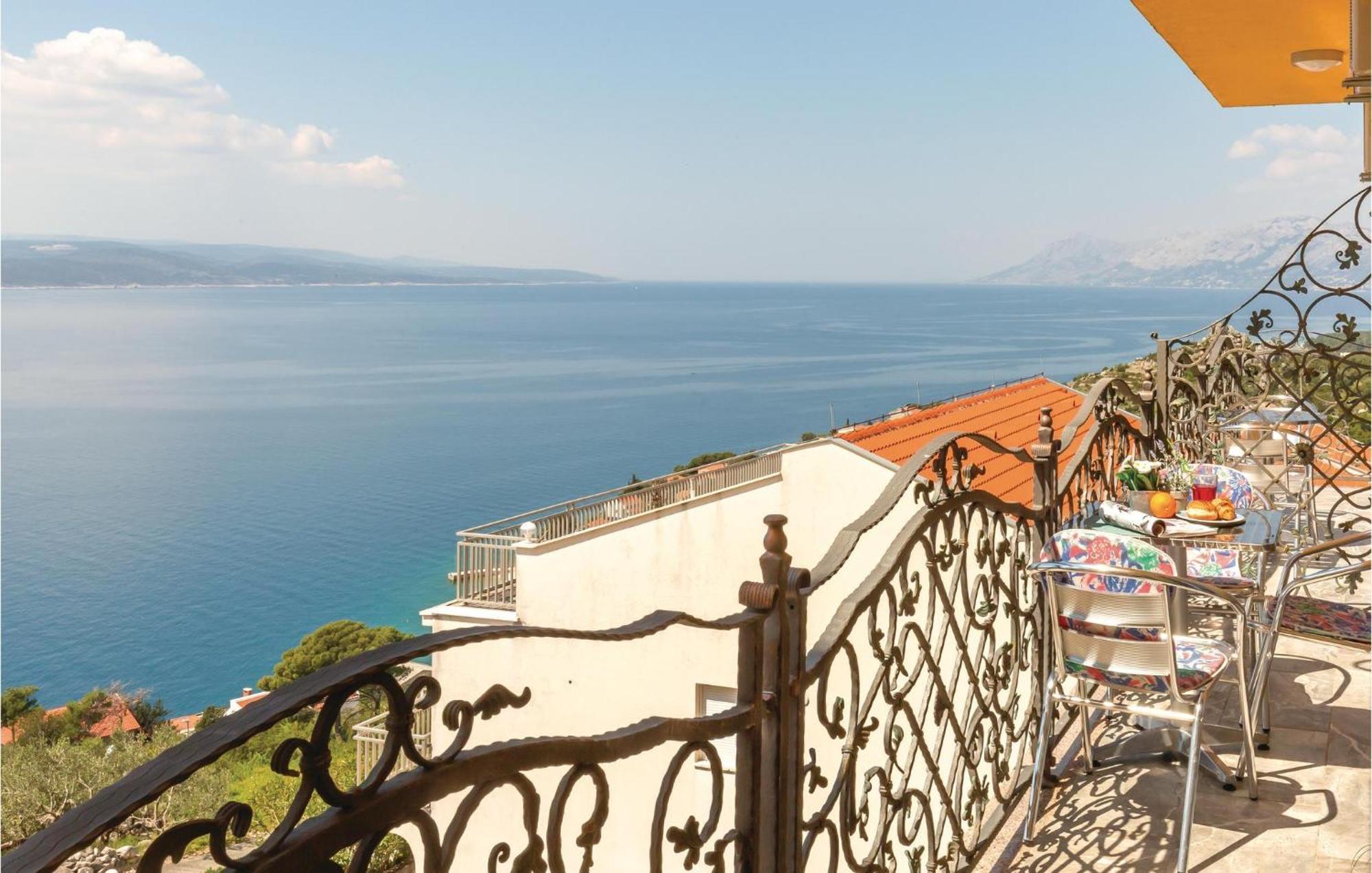 Nice Apartment In Krvavica With House Sea View Exterior photo