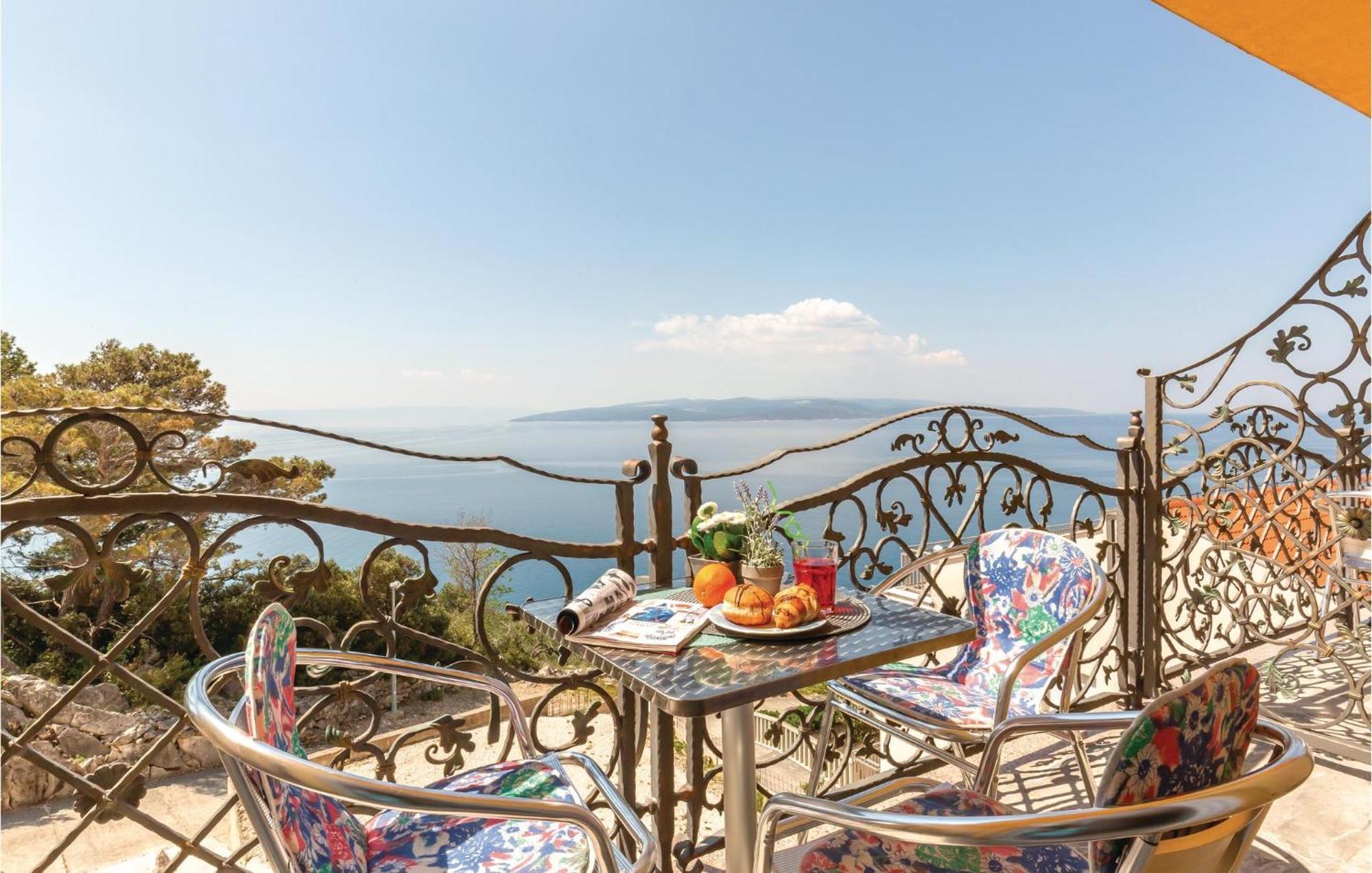 Nice Apartment In Krvavica With House Sea View Exterior photo